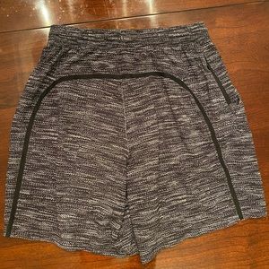 Lululemon Pace breaker Size M